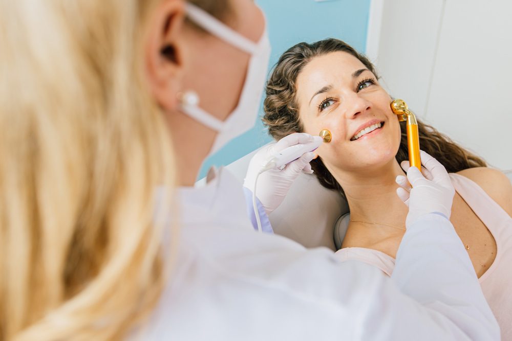 Hautärztin Neuss – Dr. Lilian Vourvouli-Rickers – Leistungen – Hautverjüngung mittels Radiofrequenz (Pelleve) Hautärztin Neuss - Dr. Lilian Vourvouli-Rickers - Leistungen - Hautverjüngung mittels Radiofrequenz (Pelleve)